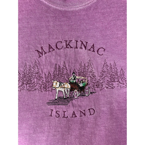 Mackinac‎ Island Horse Carriage Embroidered Graphic Tee Purple Size Medium - Picture 8 of 8